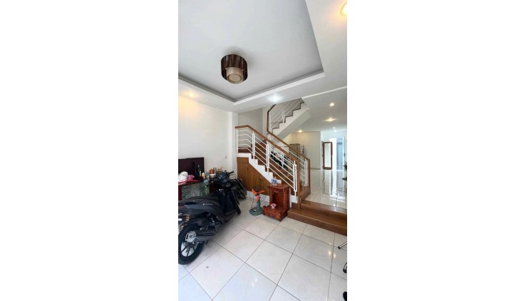 Bán Nhà HXH Phan Văn Trị 4x10, 2 Mặt Hẻm Gần Bà Chiểu Hơn 6 Tỉ